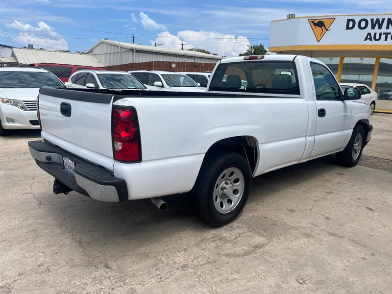 Chevrolet Silverado 1500 Vehicle Image 04