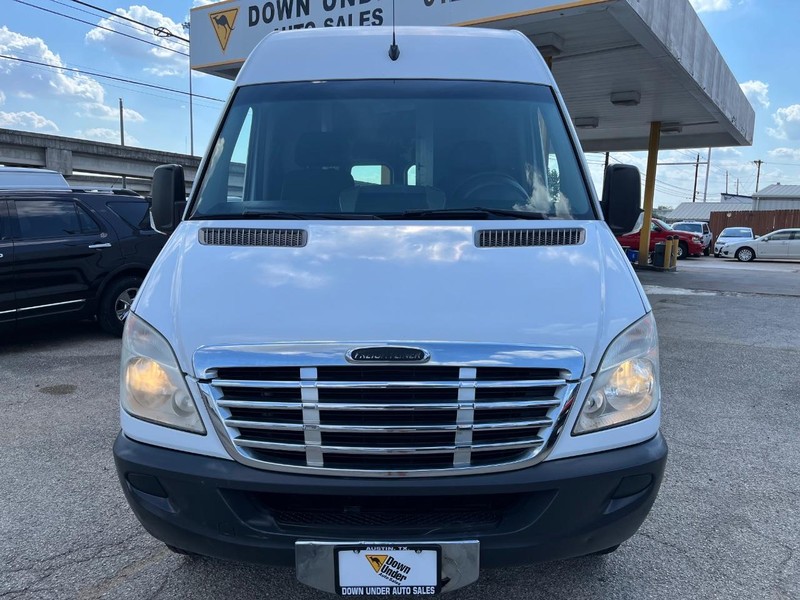 Mercedes-Benz Sprinter Vehicle Image 02