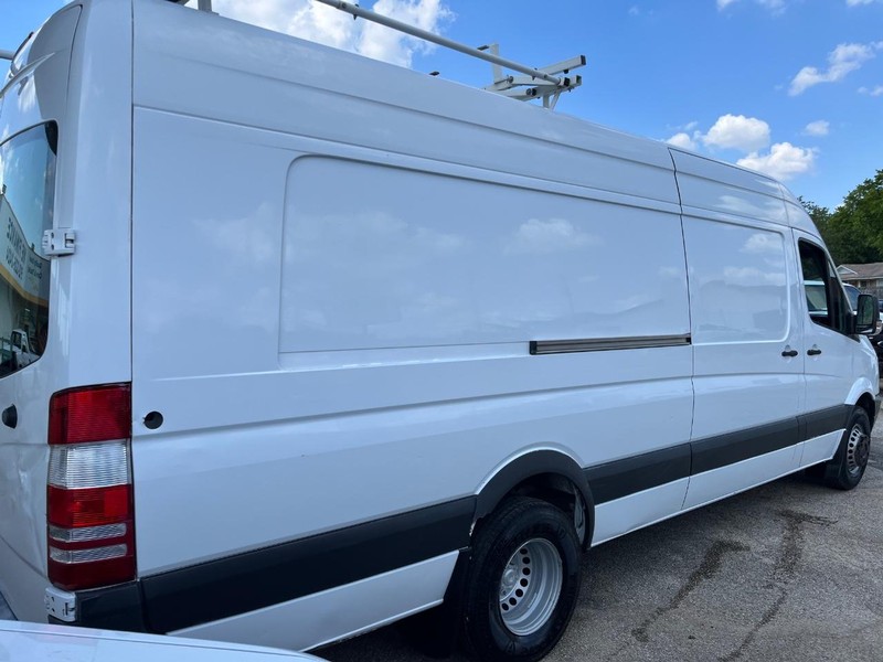 Mercedes-Benz Sprinter Vehicle Image 03