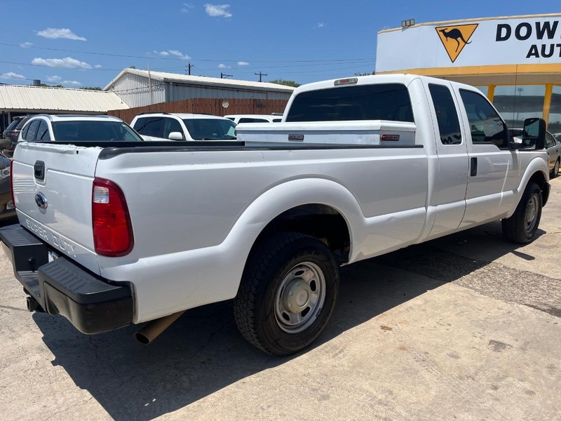 Ford Super Duty F-350 SRW Vehicle Image 04