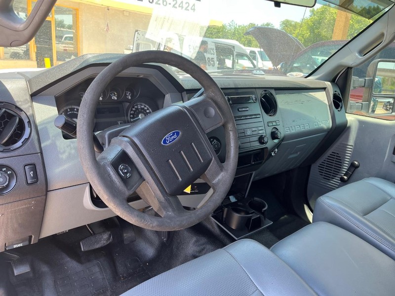 Ford Super Duty F-350 SRW Vehicle Image 08