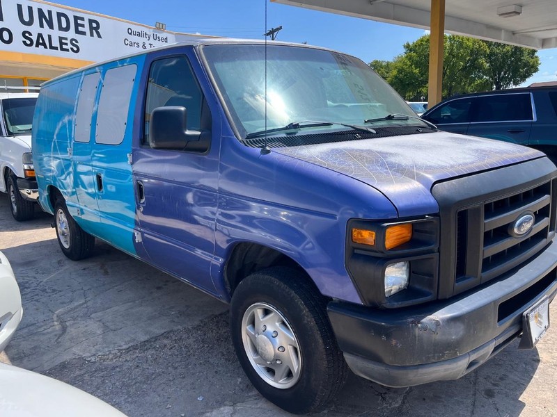 Ford Econoline Cargo Van Vehicle Image 03