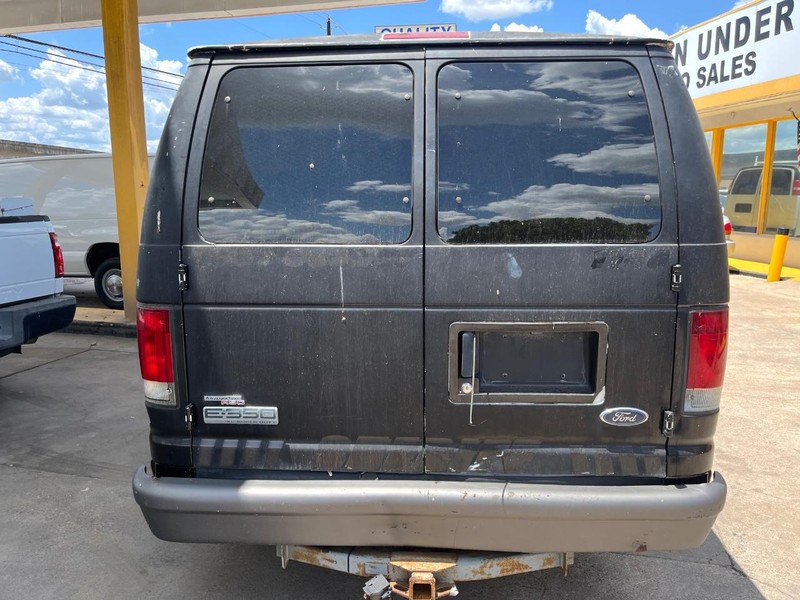 Ford Econoline Wagon Vehicle Image 05