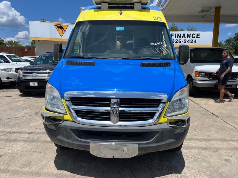 Dodge Sprinter Vehicle Image 02