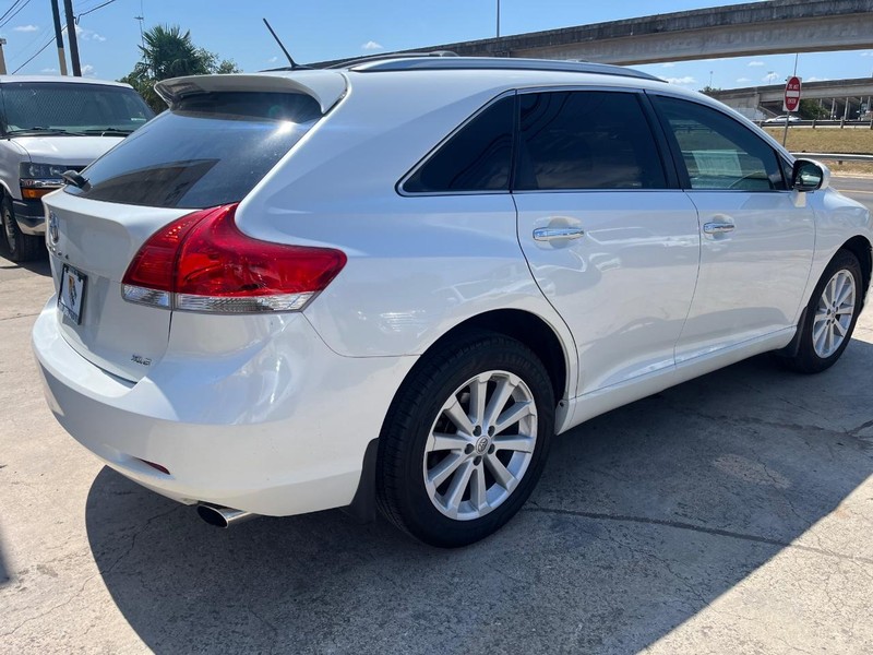 Toyota Venza Vehicle Image 06