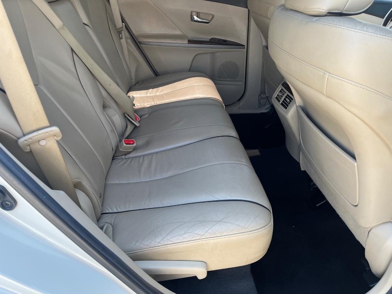 Toyota Venza Vehicle Image 09