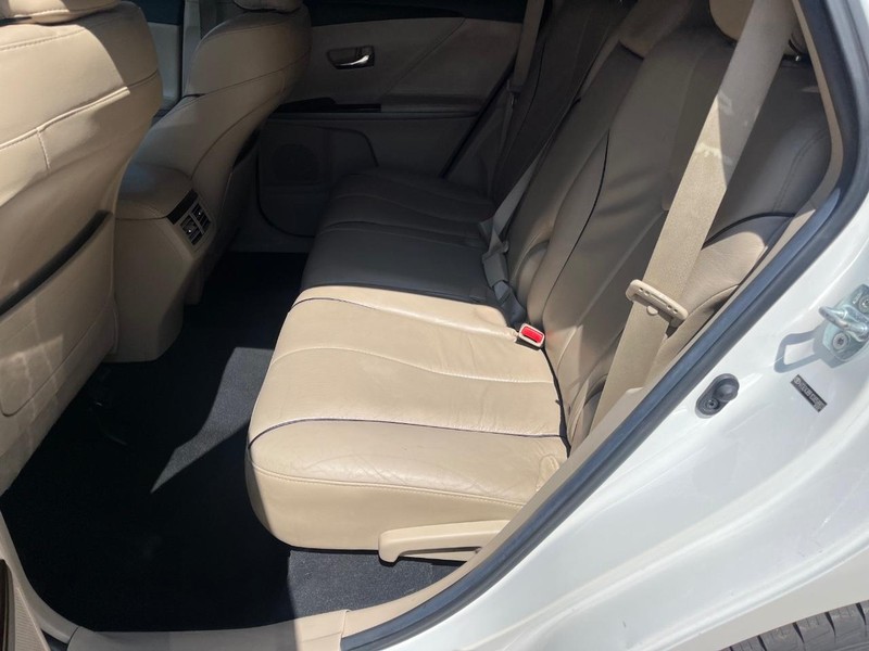 Toyota Venza Vehicle Image 11