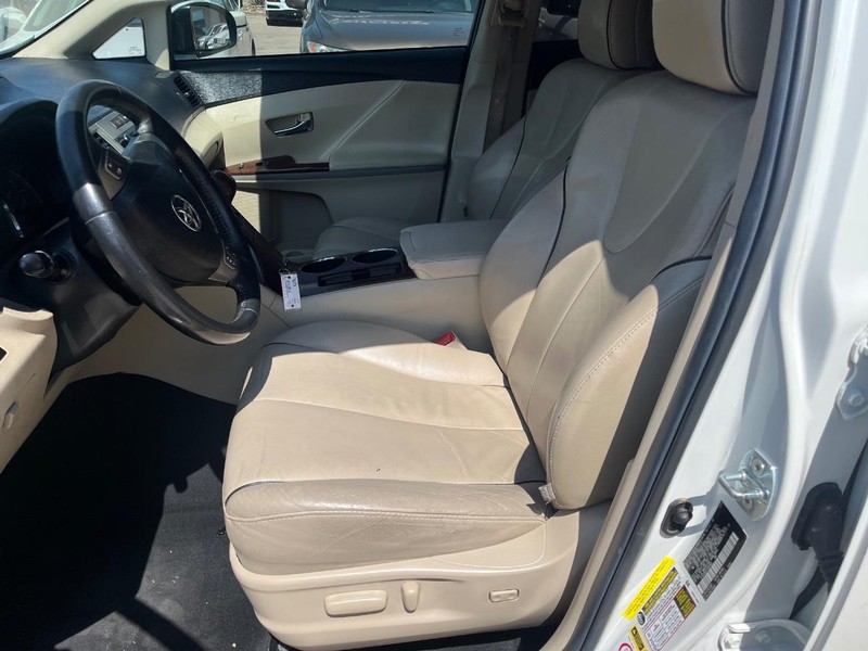 Toyota Venza Vehicle Image 12