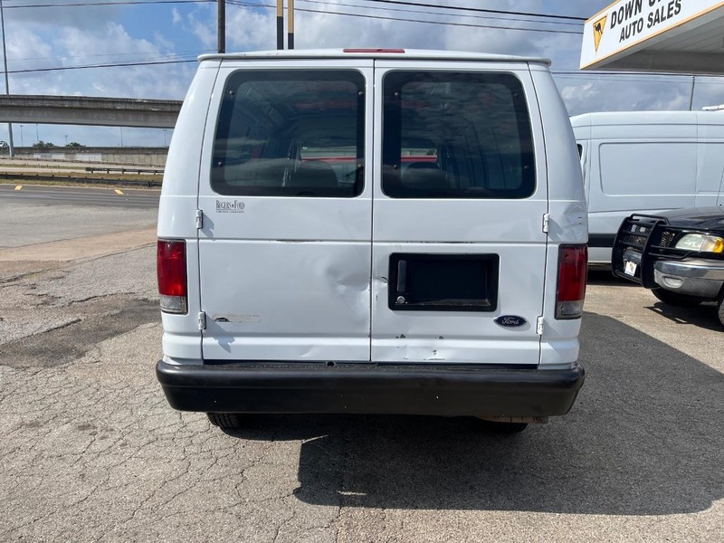 Ford Econoline Cargo Van Vehicle Image 04
