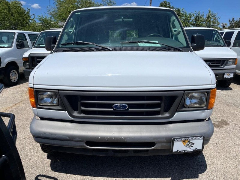Ford Econoline Cargo Van Vehicle Image 02