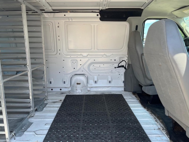 Ford Econoline Cargo Van Vehicle Image 10