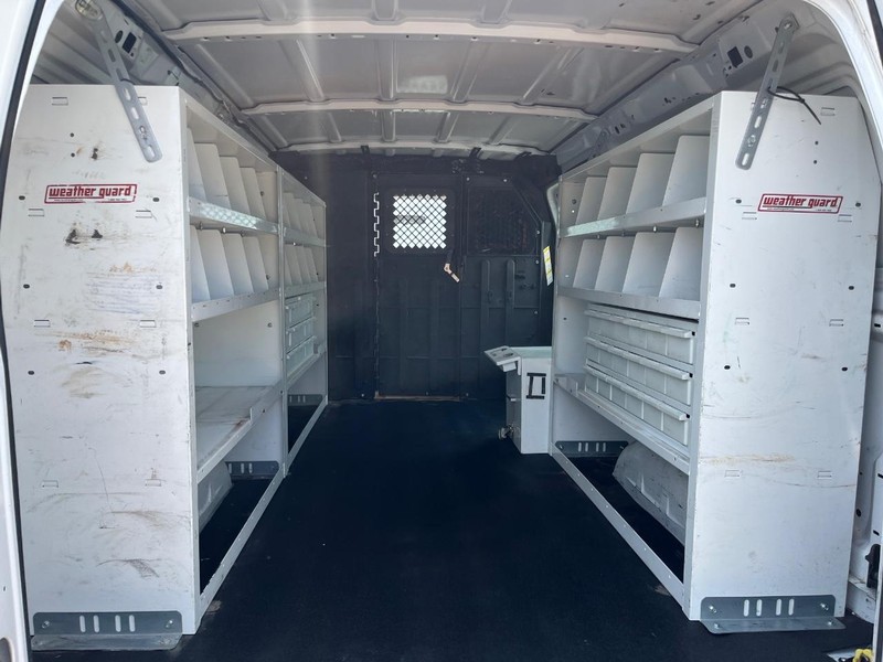 Ford Econoline Cargo Van Vehicle Image 09