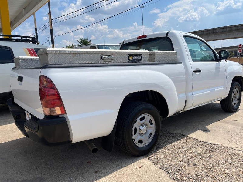 Toyota Tacoma Vehicle Image 04