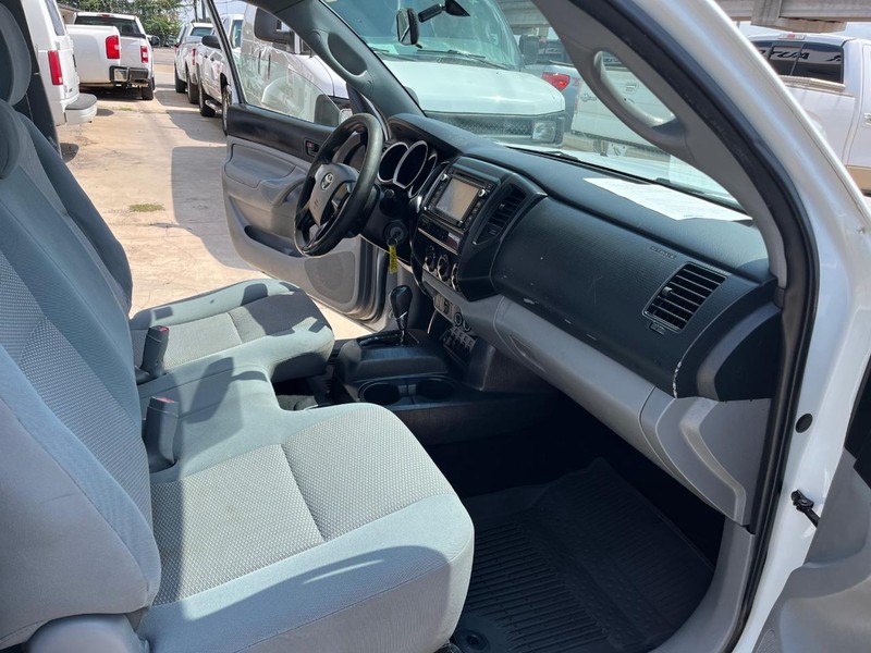 Toyota Tacoma Vehicle Image 07