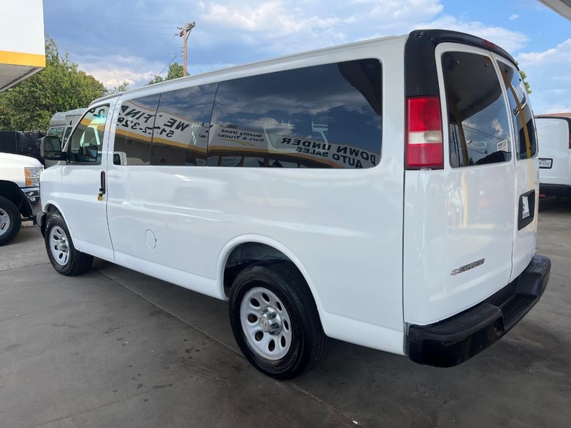 Chevrolet Express Cargo Van Vehicle Image 04