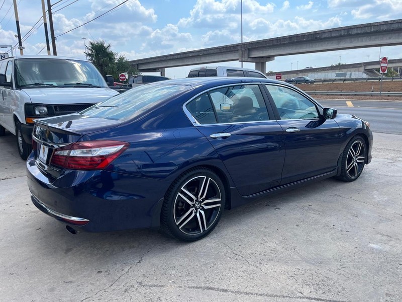 Honda Accord Sedan Vehicle Image 04