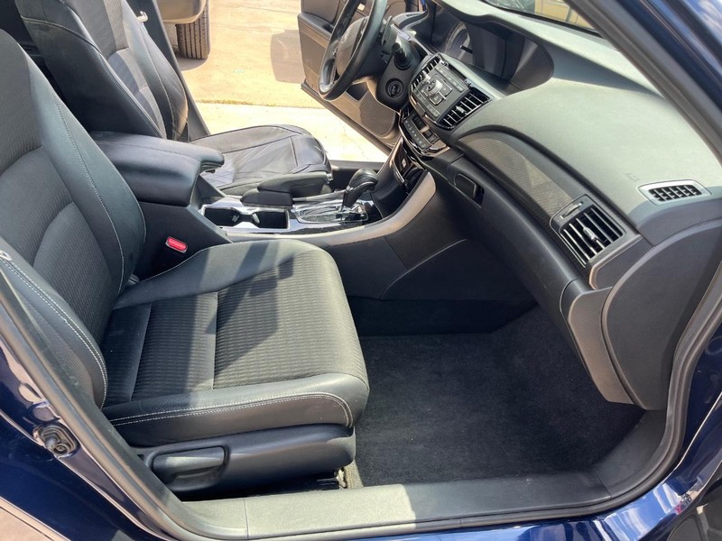 Honda Accord Sedan Vehicle Image 08