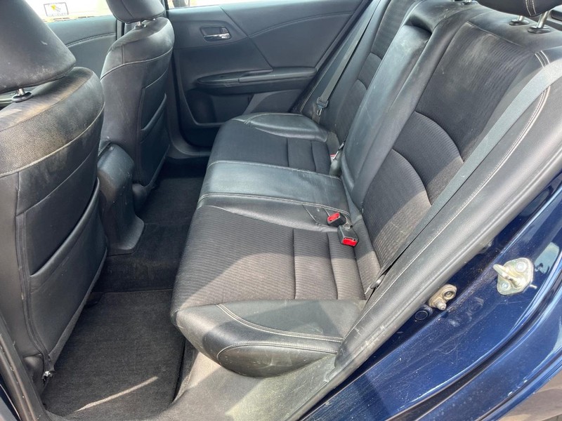 Honda Accord Sedan Vehicle Image 10