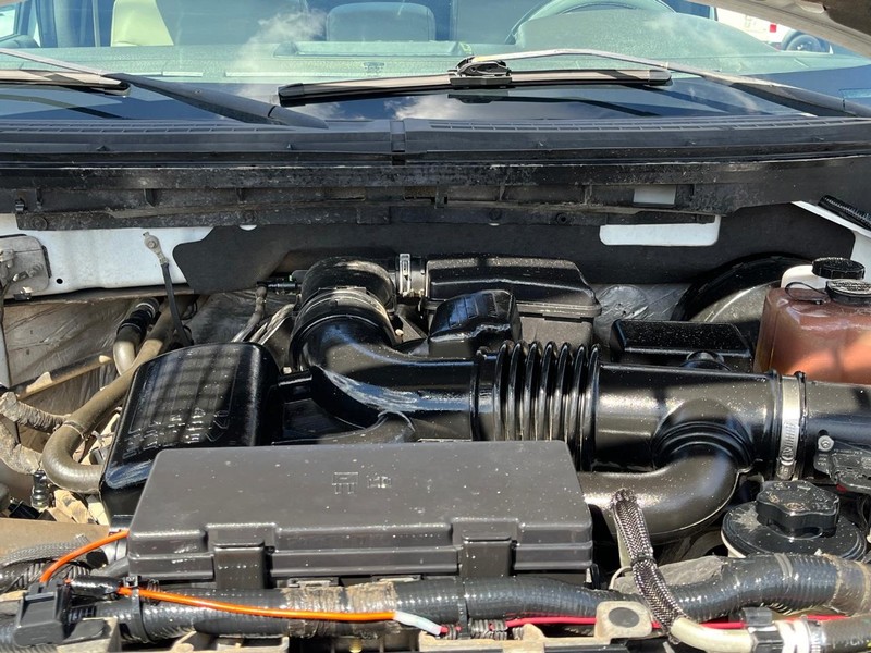 2009 Ford F-150 XL photo 11