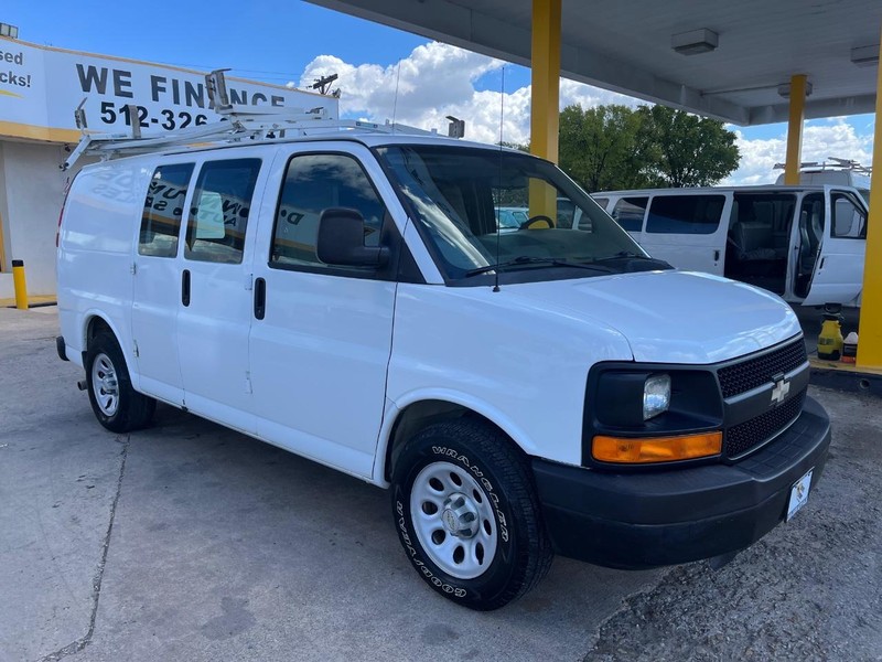 2010 Chevrolet Express Cargo Van photo 3