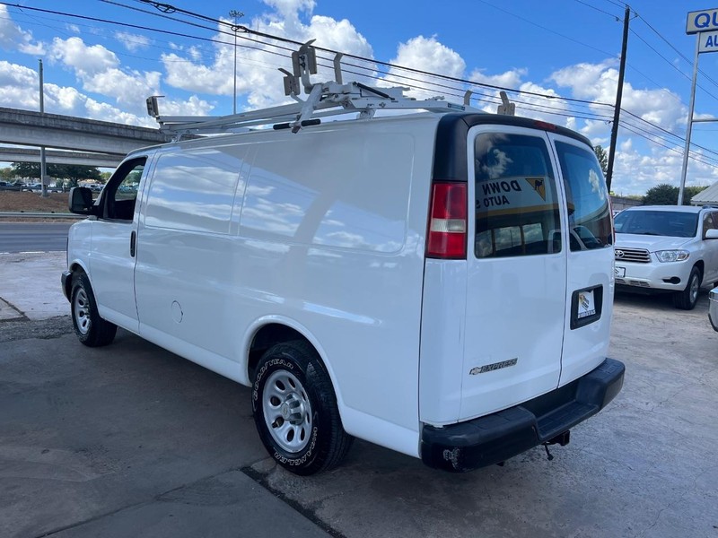 2010 Chevrolet Express Cargo Van photo 6