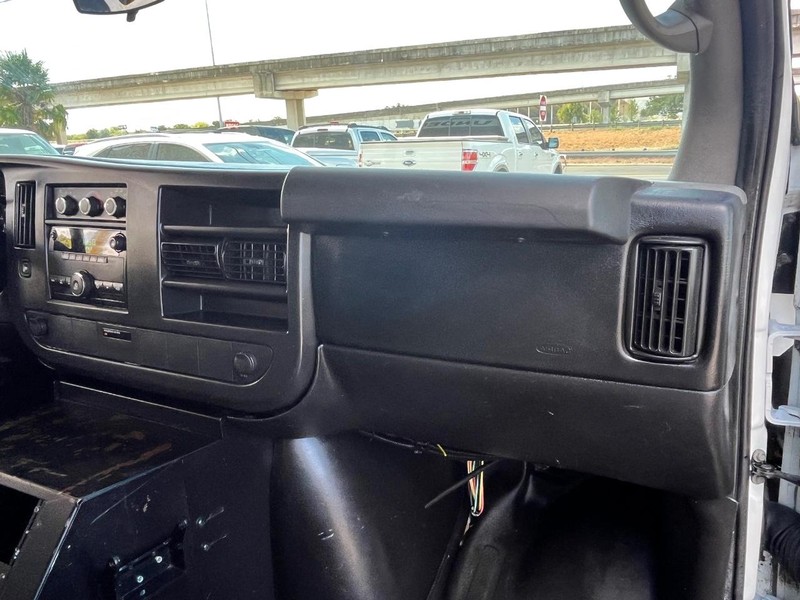 2010 Chevrolet Express Cargo Van photo 11