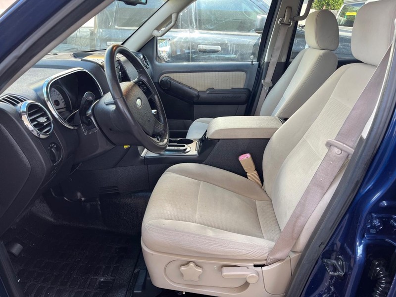 Ford Explorer Sport Trac Vehicle Image 08