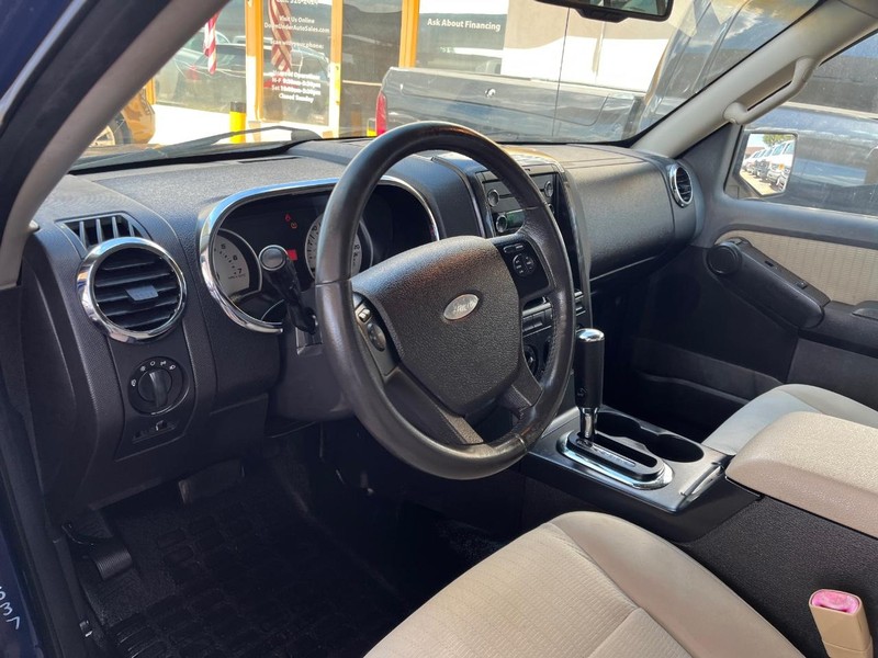 Ford Explorer Sport Trac Vehicle Image 09