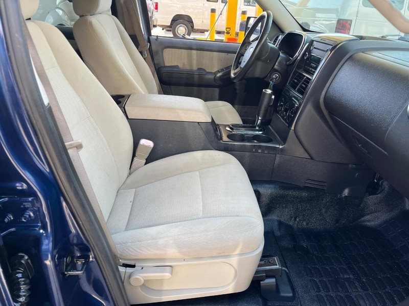 Ford Explorer Sport Trac Vehicle Image 10