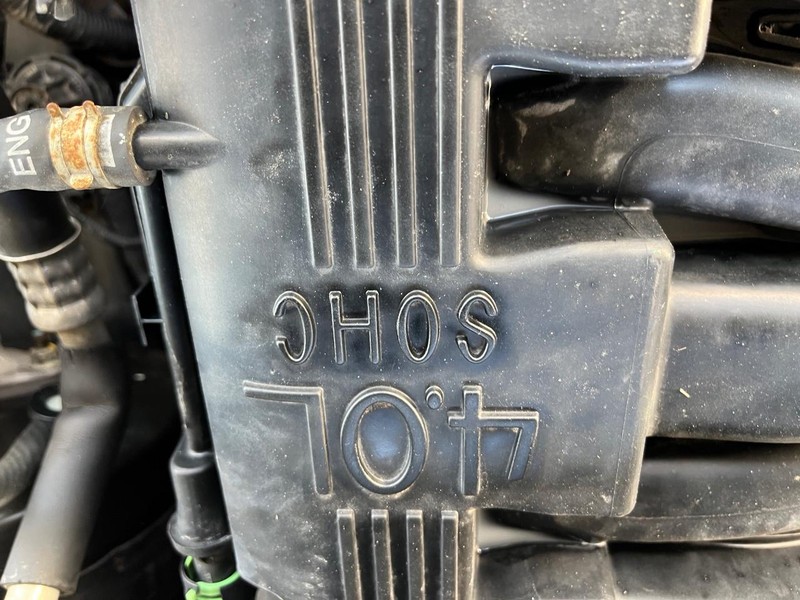 Ford Explorer Sport Trac Vehicle Image 15
