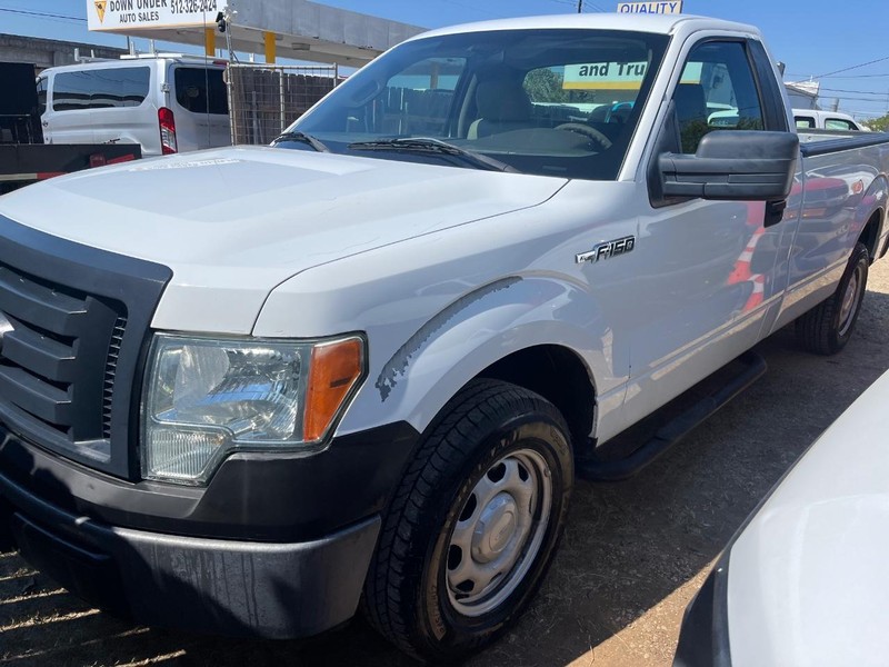 2010 Ford F-150 XLT photo 2