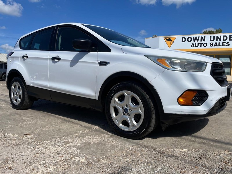 2017 Ford Escape S photo 3