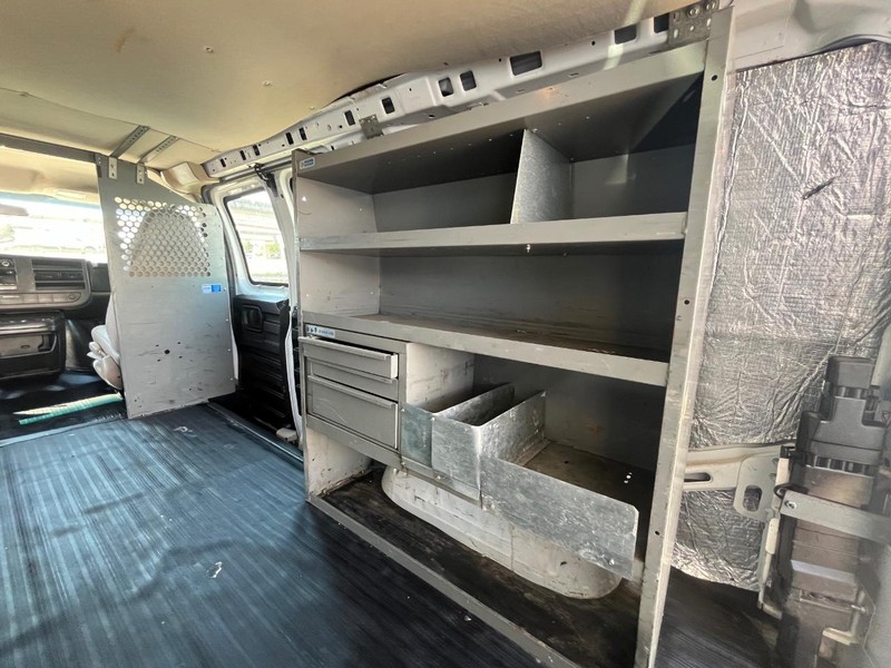 Chevrolet Express Cargo Van Vehicle Image 12