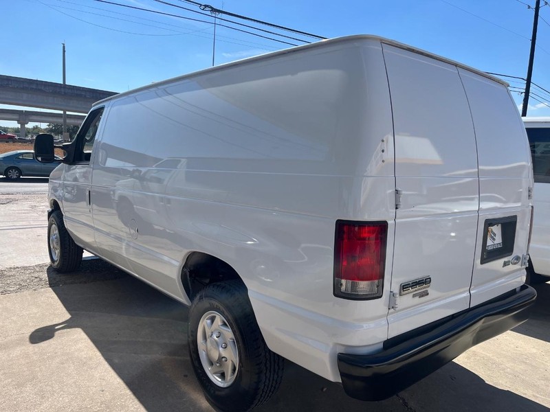 Ford Econoline Cargo Van Vehicle Image 04