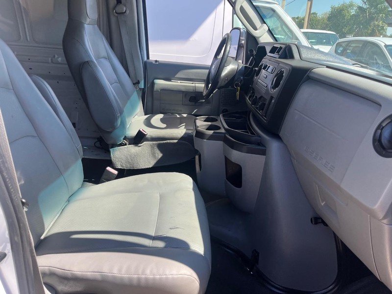 Ford Econoline Cargo Van Vehicle Image 08