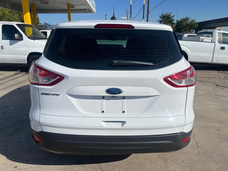 Ford Escape Vehicle Image 05