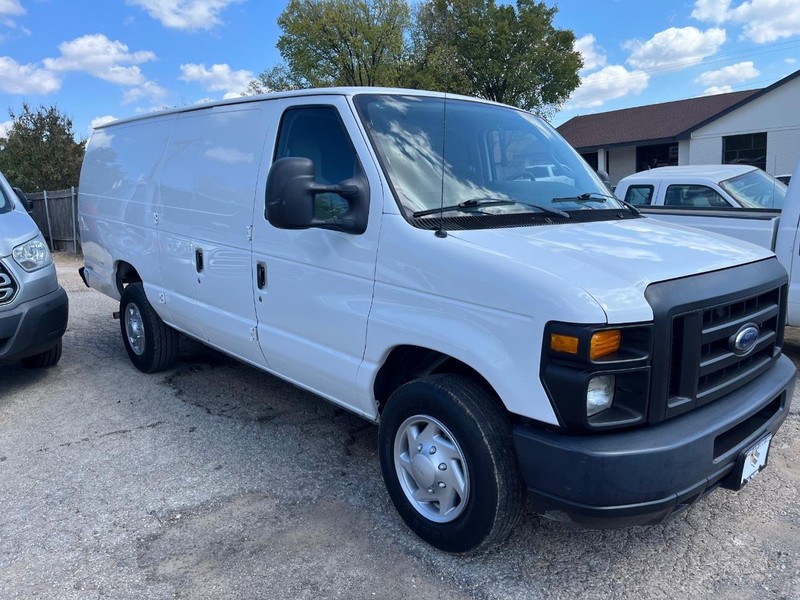 Ford Econoline Cargo Van Vehicle Image 03