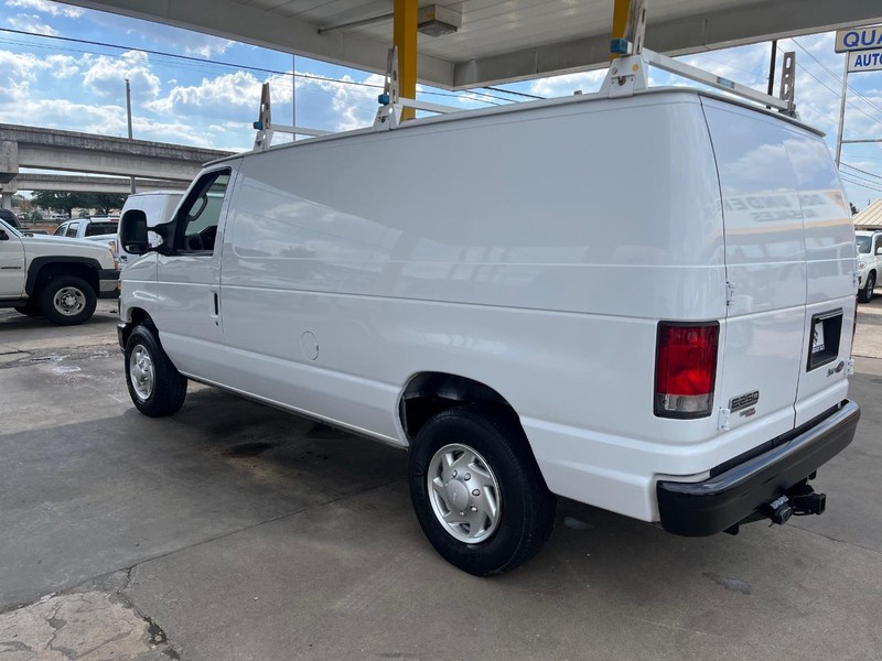 Ford Econoline Cargo Van Vehicle Image 03