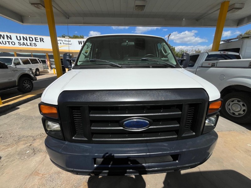 Ford Econoline Cargo Van Vehicle Image 02