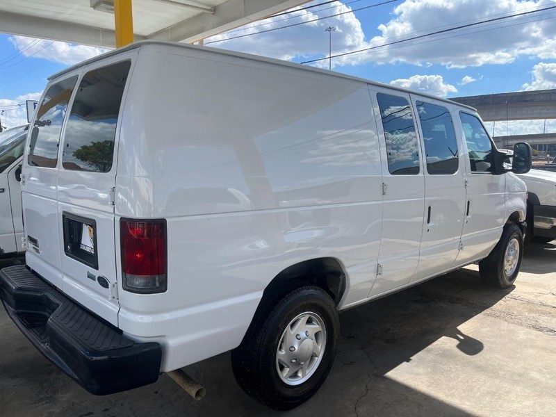 Ford Econoline Cargo Van Vehicle Image 04