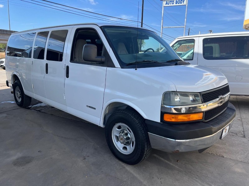 Chevrolet Express Passenger Vehicle Image 03