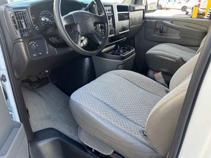 Chevrolet Express Passenger Vehicle Image 07