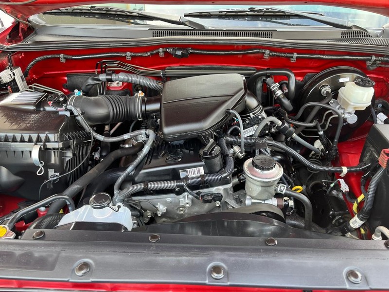 Toyota Tacoma Vehicle Image 14