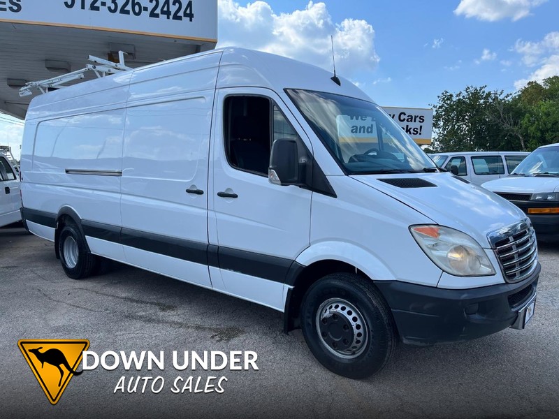 Mercedes-Benz Sprinter Vehicle Full-screen Gallery Image 01