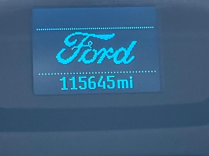 Ford Transit Wagon Vehicle Full-screen Gallery Image 15