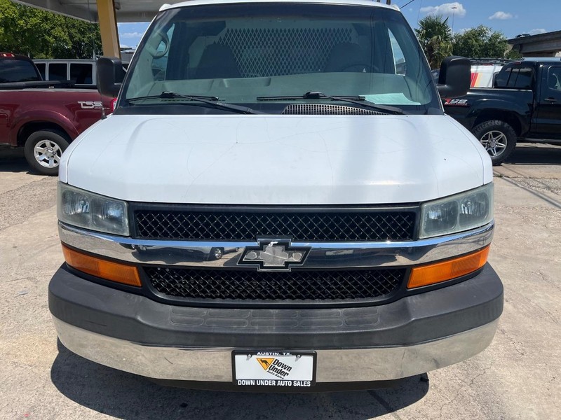 Chevrolet Express Cargo Van Vehicle Image 02
