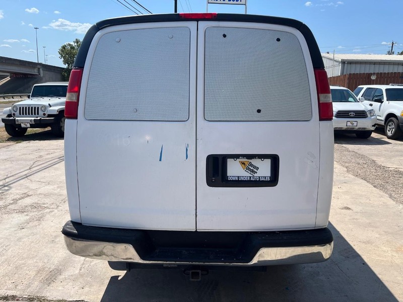 Chevrolet Express Cargo Van Vehicle Image 05