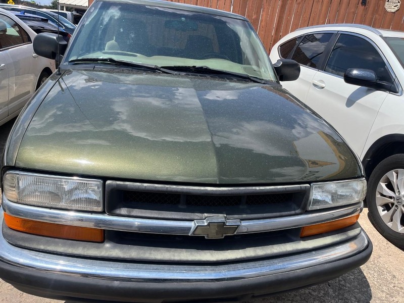 Chevrolet S-10 Vehicle Image 02