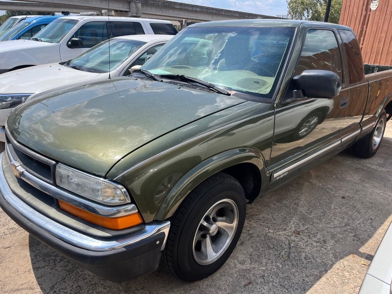 Chevrolet S-10 Vehicle Image 03