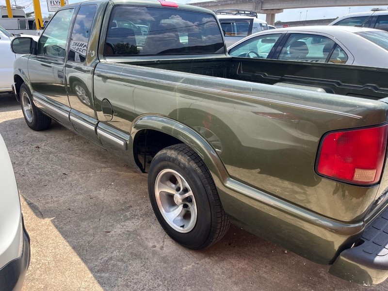 Chevrolet S-10 Vehicle Image 04